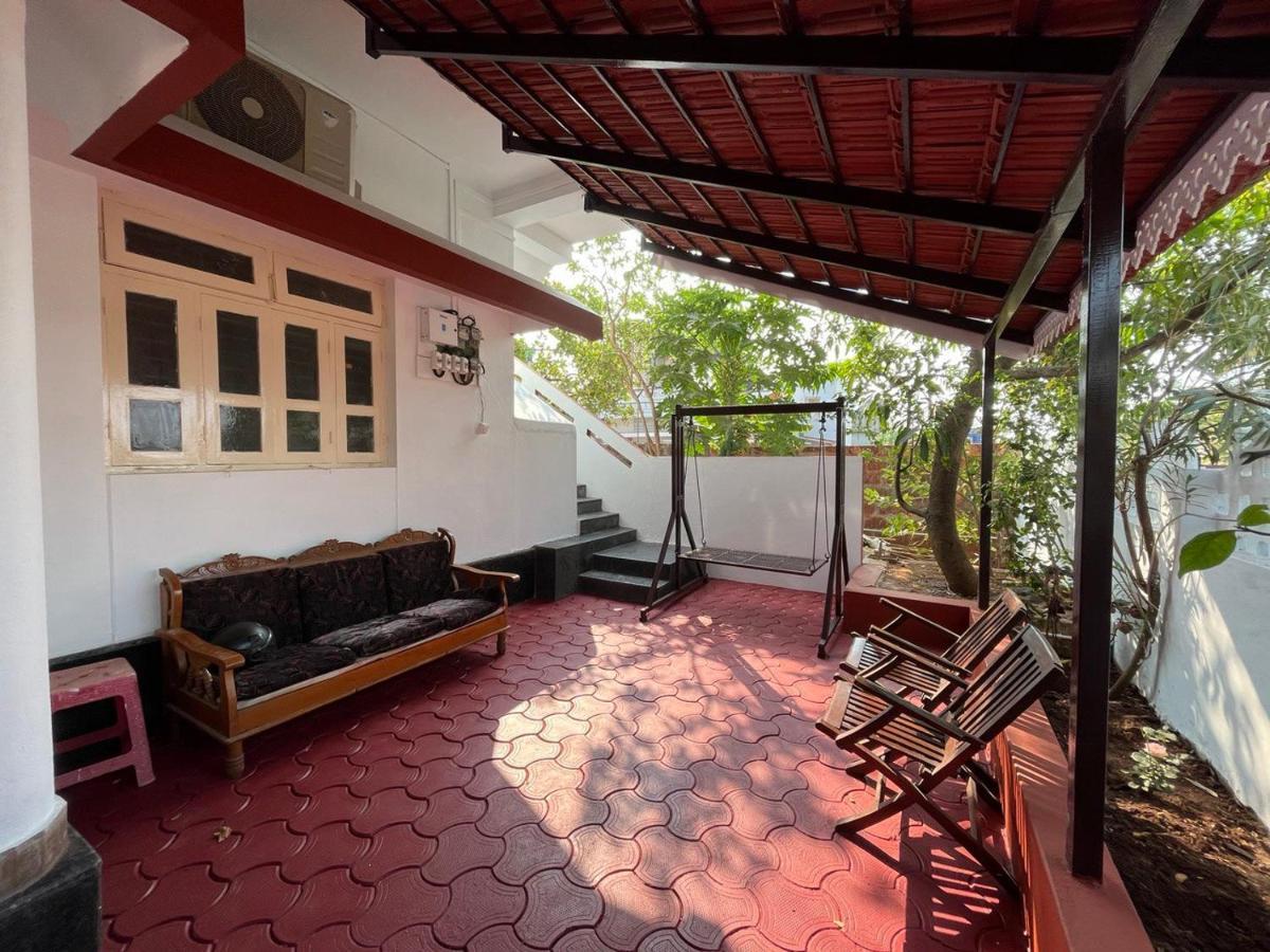 Gayatri Homestay Ратнагири Экстерьер фото