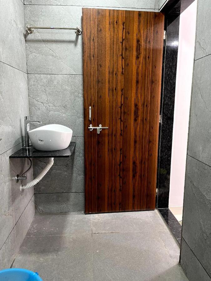 Gayatri Homestay Ратнагири Экстерьер фото